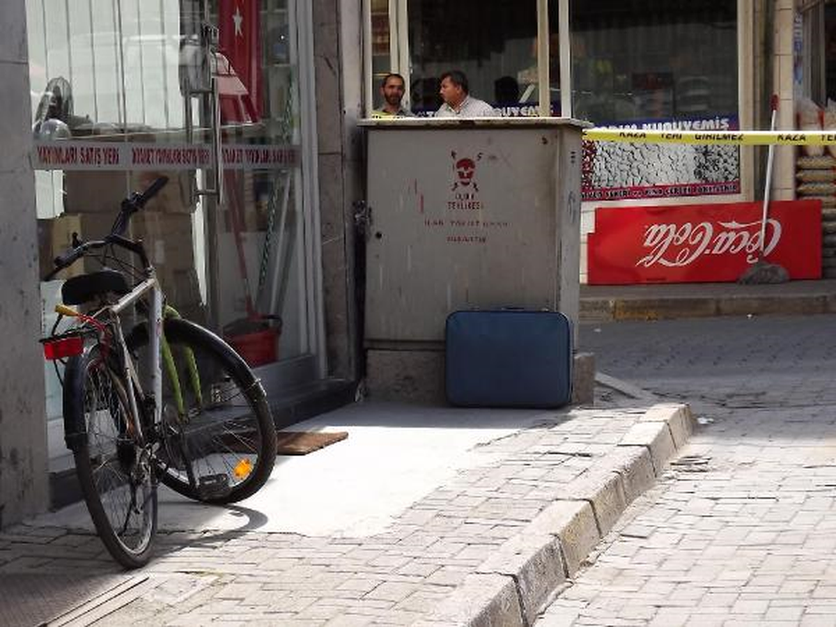 Şüpheli Valiz Polisi Alarma Geçirdi