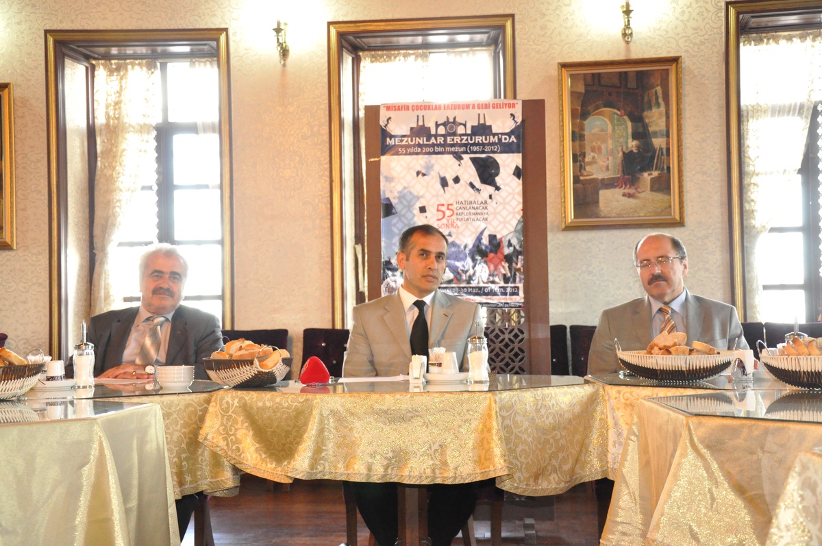 Yaş Ortalaması En Yüksek Mezuniyet Töreni Erzurum\'da Yapılacak