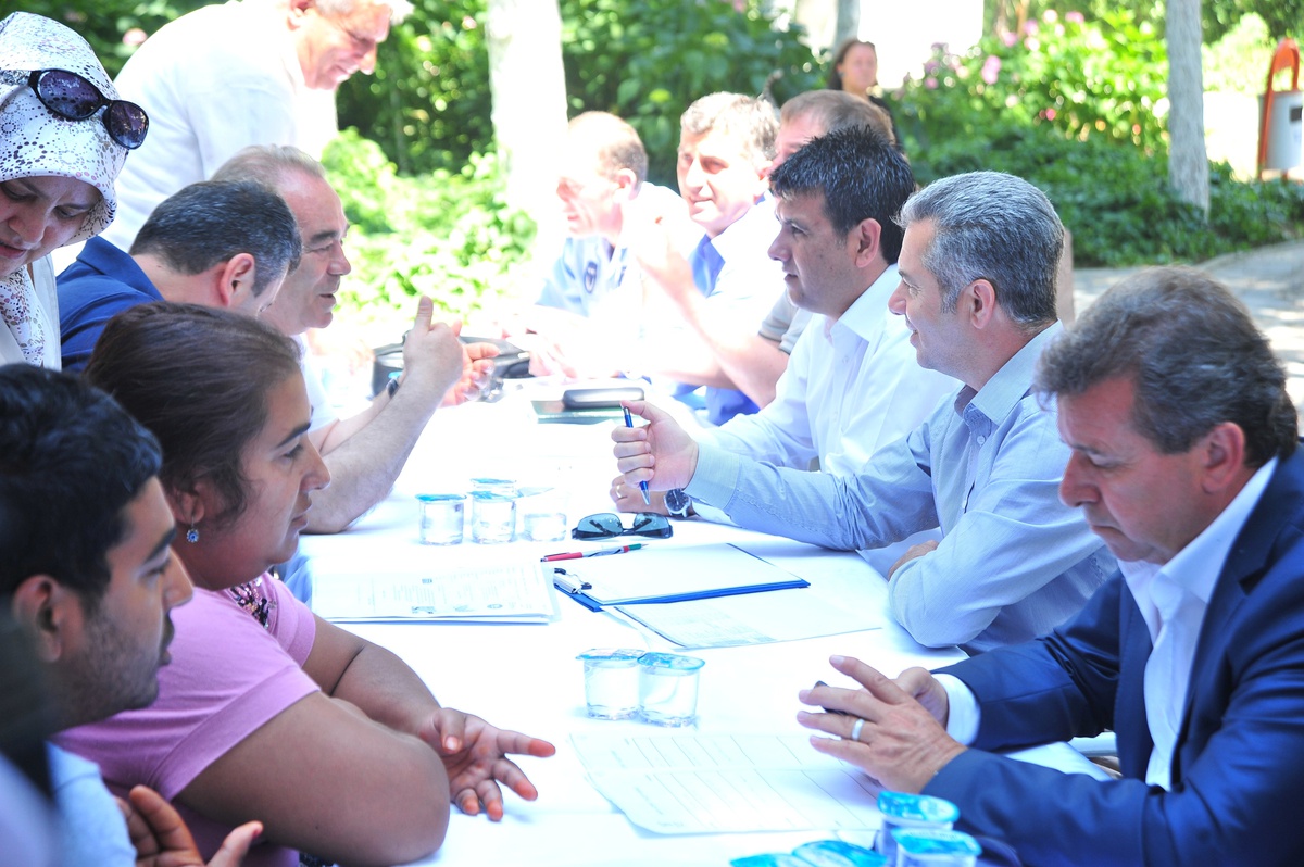 Yaz Geldi Başkan Uzun\'un Makamı Çamlığa Taşındı