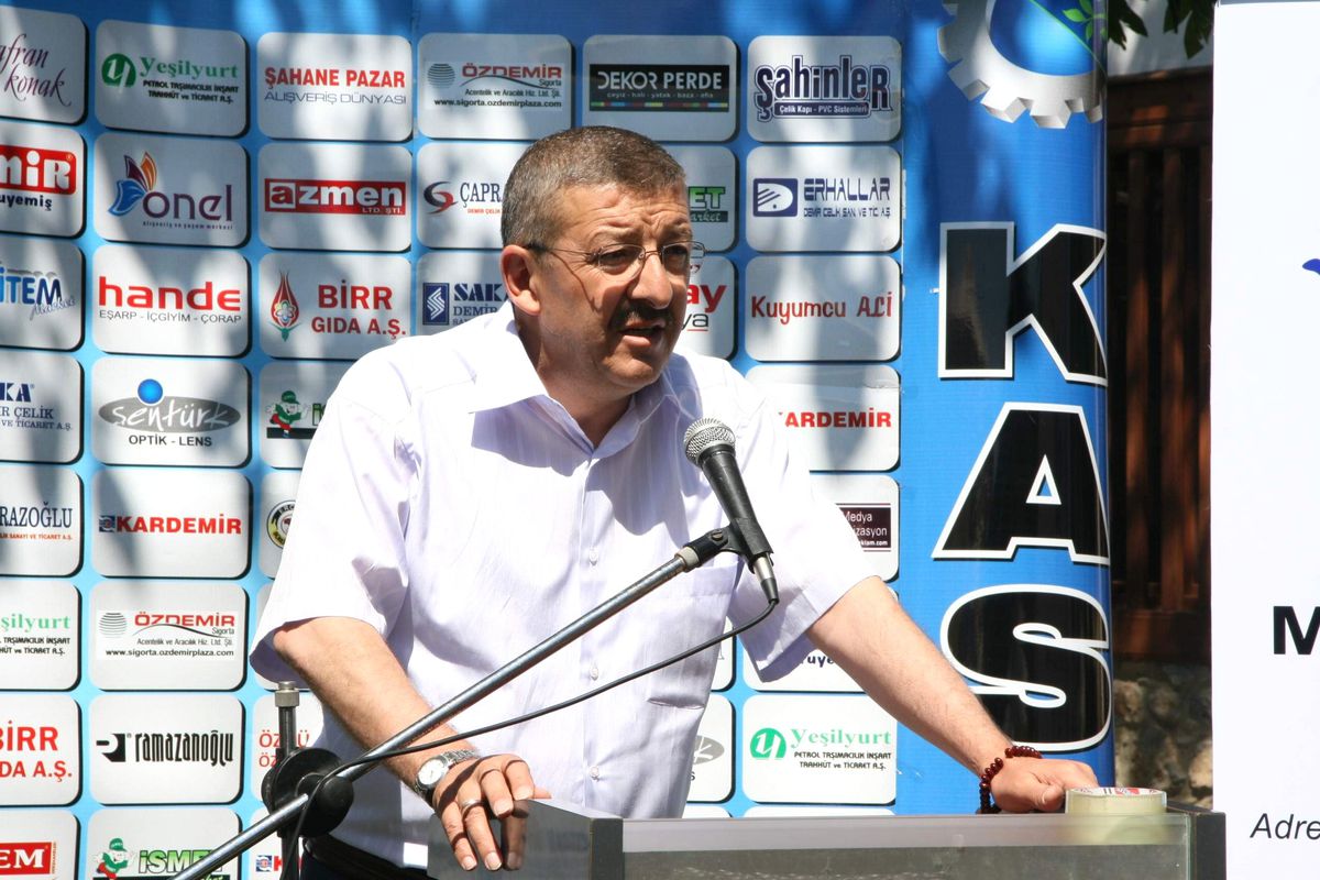 Ak Partili Belediye Başkanından Adliyelerin Kapanmasına Tepki