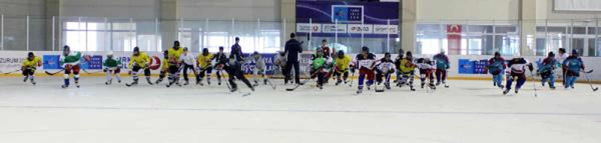 Amerikalı Antrenörlerden Erzurumlu Sporculara Buz Hokeyi Dersi