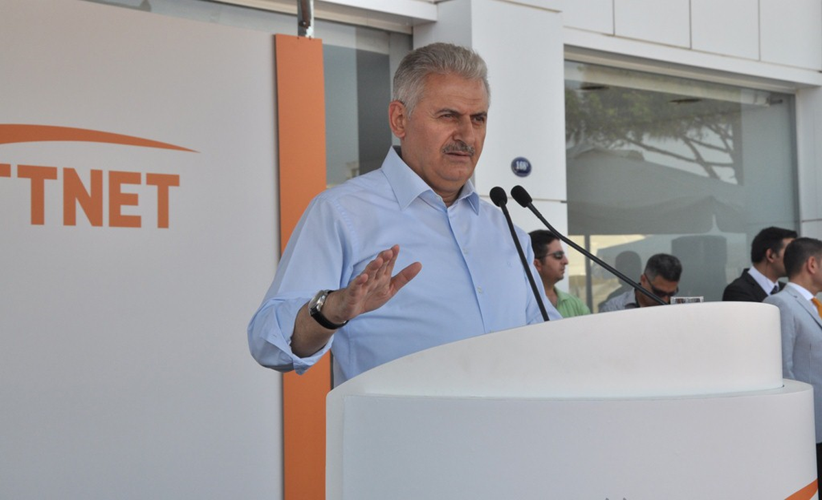 Bakan Yıldırım İzmir\'de Çağrı Merkezi Açtı