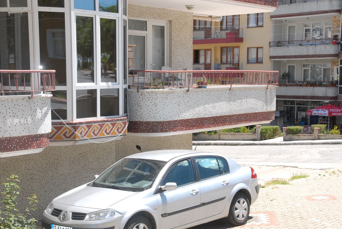 Balkondan Gelen Tehlike