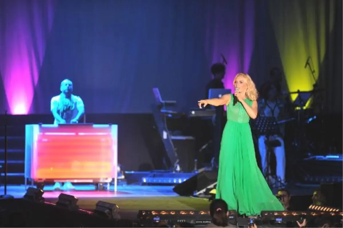 Boğaz Kıyısında Sertab ile "Aşk"