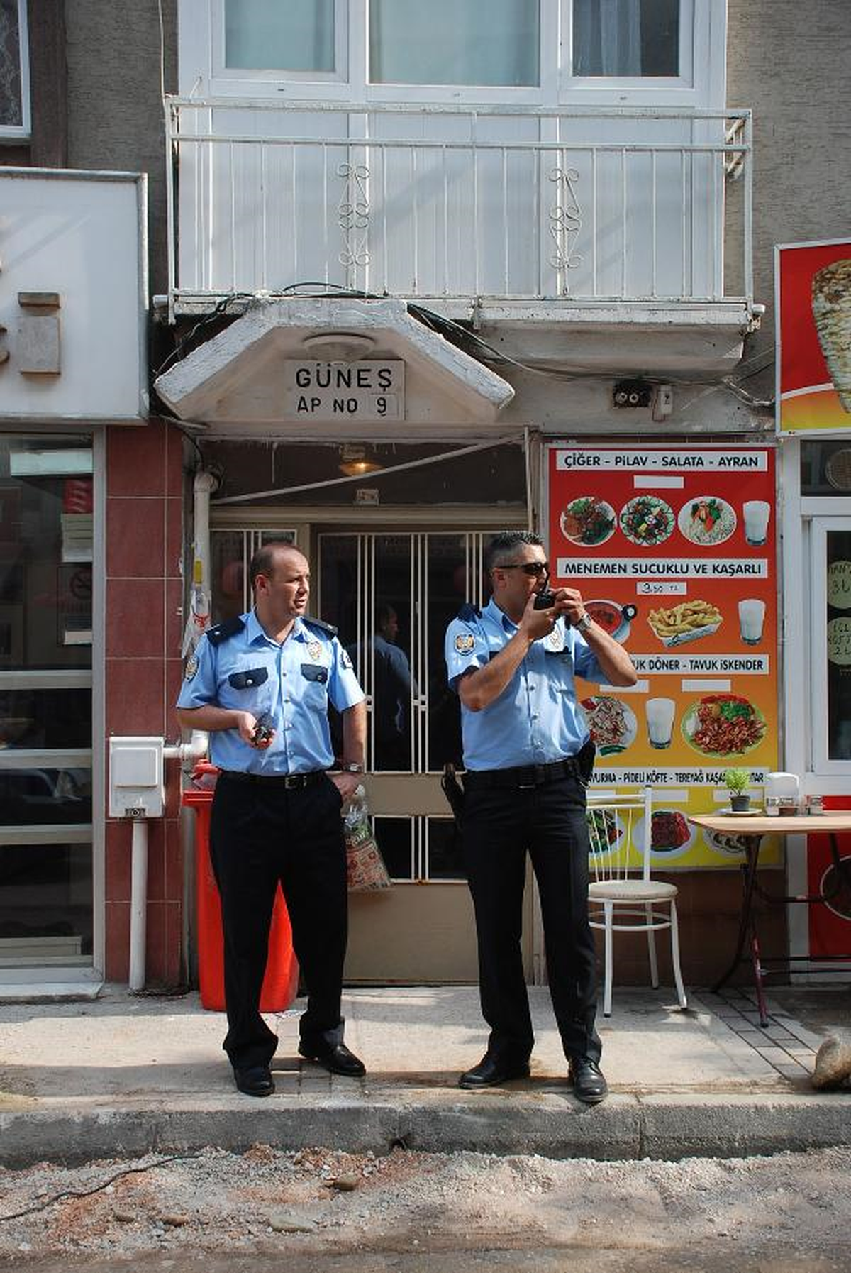 Bozulan Buzdolabında Kokan Et Polisi Harekete Geçirdi