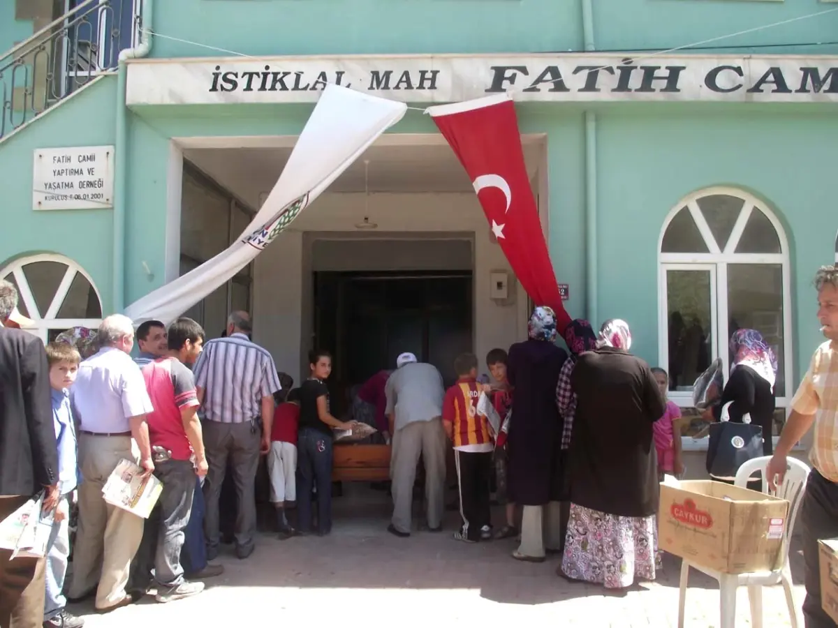 Çan Belediyesi'nden Kandil İkramı