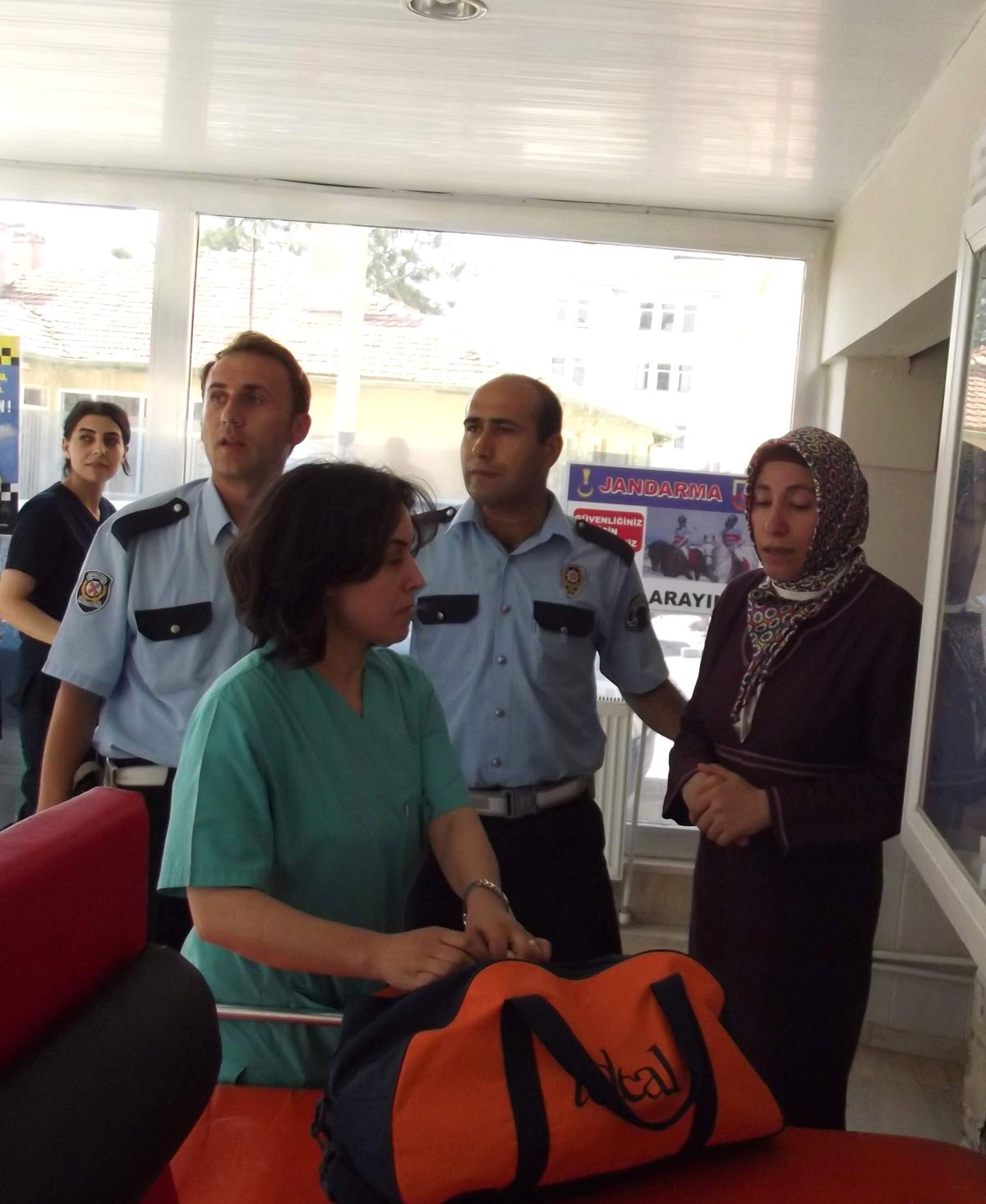 Doktoru Bu Kez Meslektaşları Dövdü