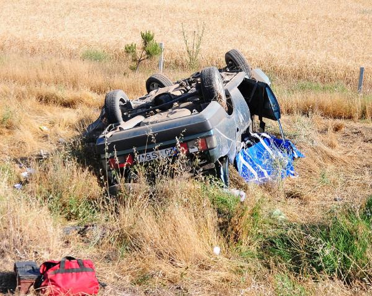 Düğün Dönüşü Kaza: Baba Öldü, Eşi ve 2 Çocuğu Yaralandı