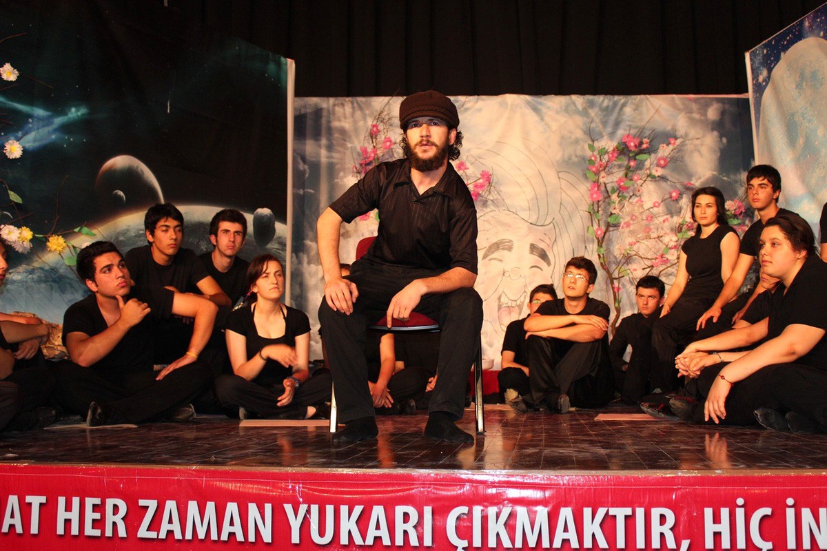 Gaziemir Belediye Tiyatrosu Urla\'da Sahne Aldı