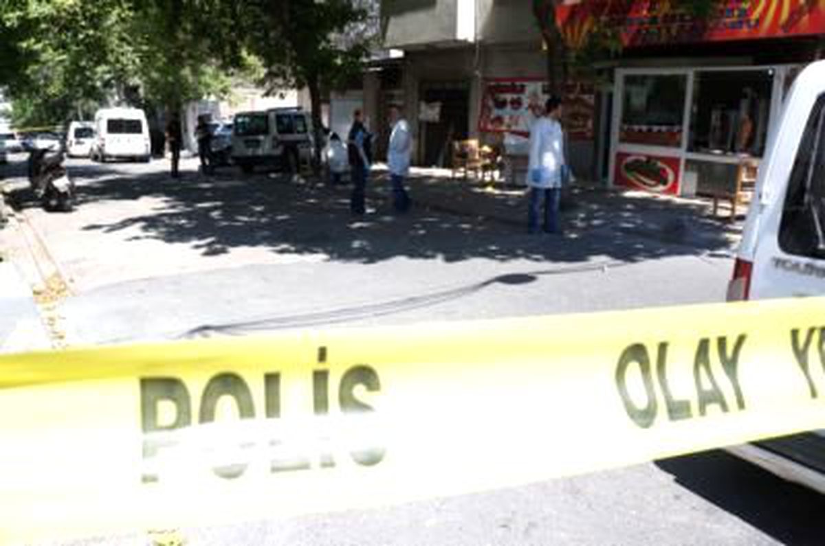 Gaziosmanpaşa\'da Polise Silahlı Saldırı: 1 Polis Şehit (2)