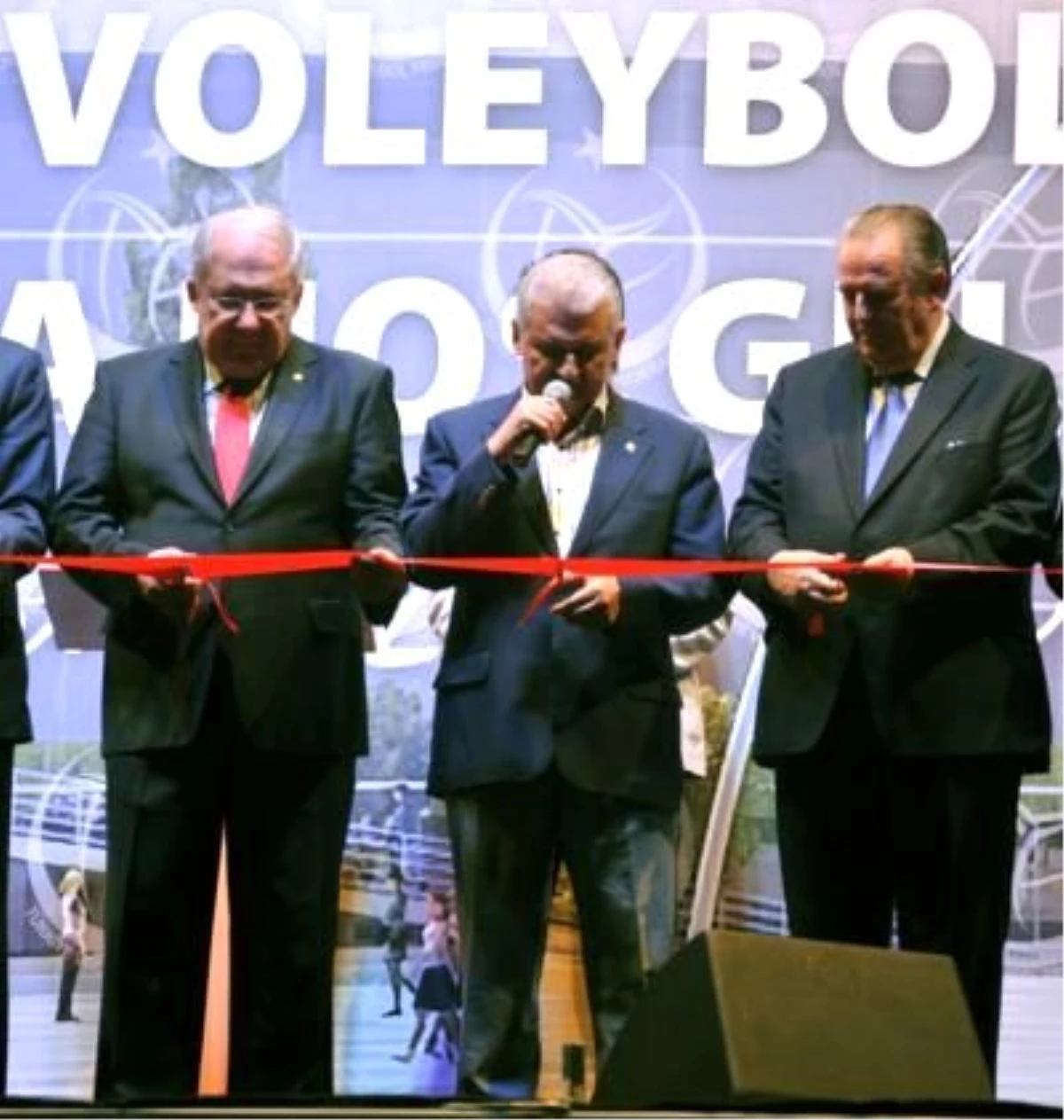 İzmir Atatürk Voleybol Kompleksi Açıldı