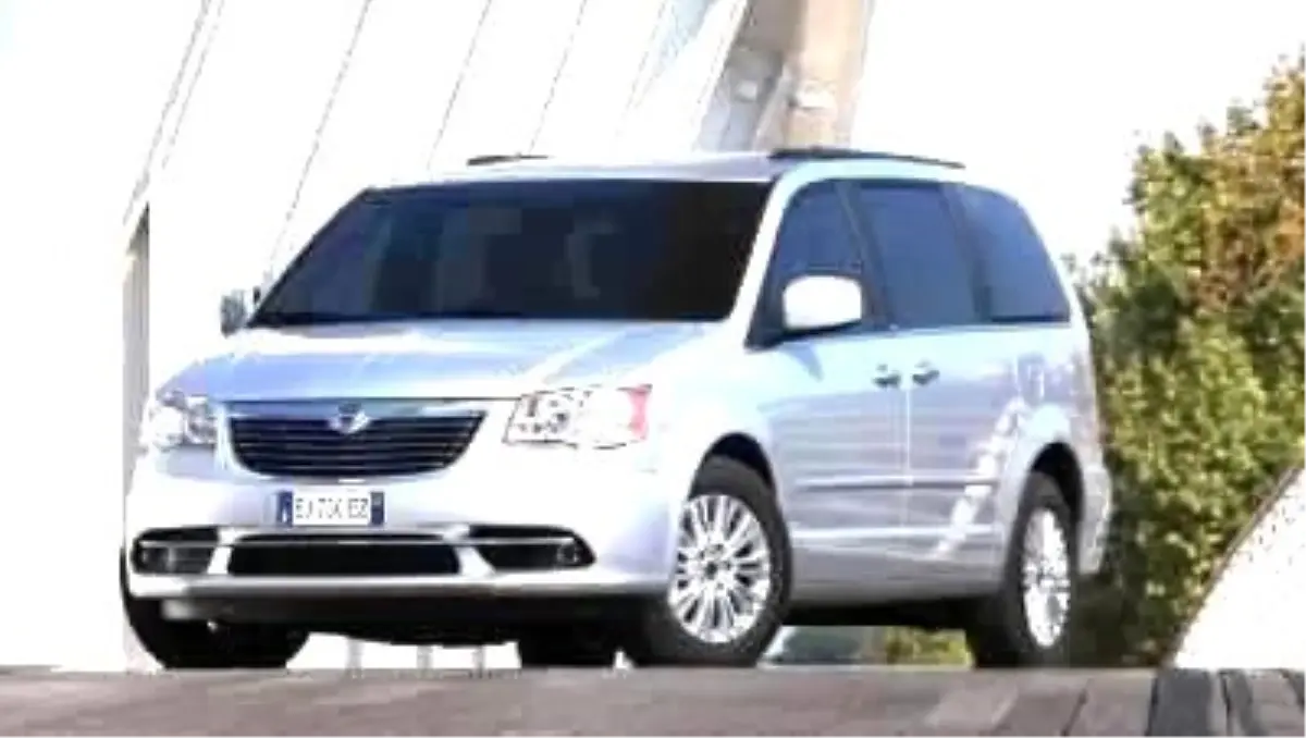 Lancia Voyager Satışa Sunuldu!