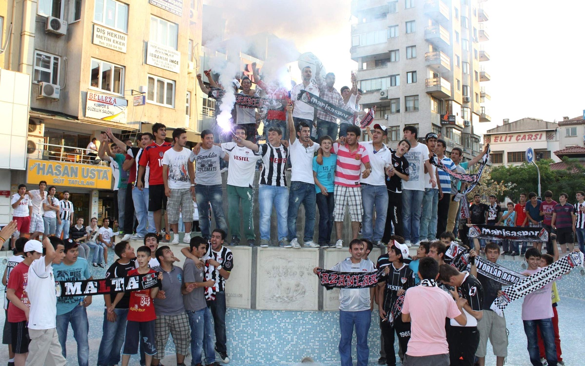 Manisaspor Taraftarları 47. Yılı Kutladı