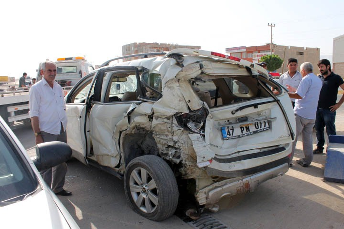 Mardin\'de Zincirleme Trafik Kazası: 1 Ölü, 3 Yaralı
