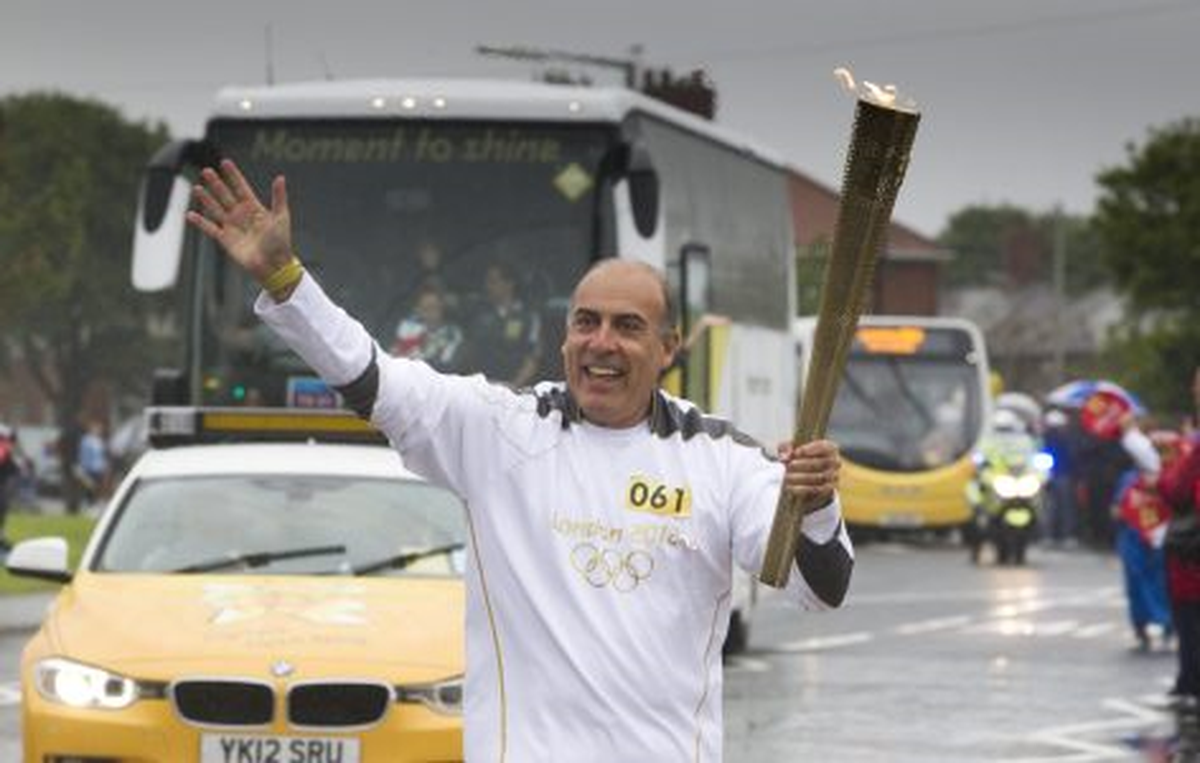 Muhtar Kent Londra\'da Olimpiyat Meşalesini Taşıdı