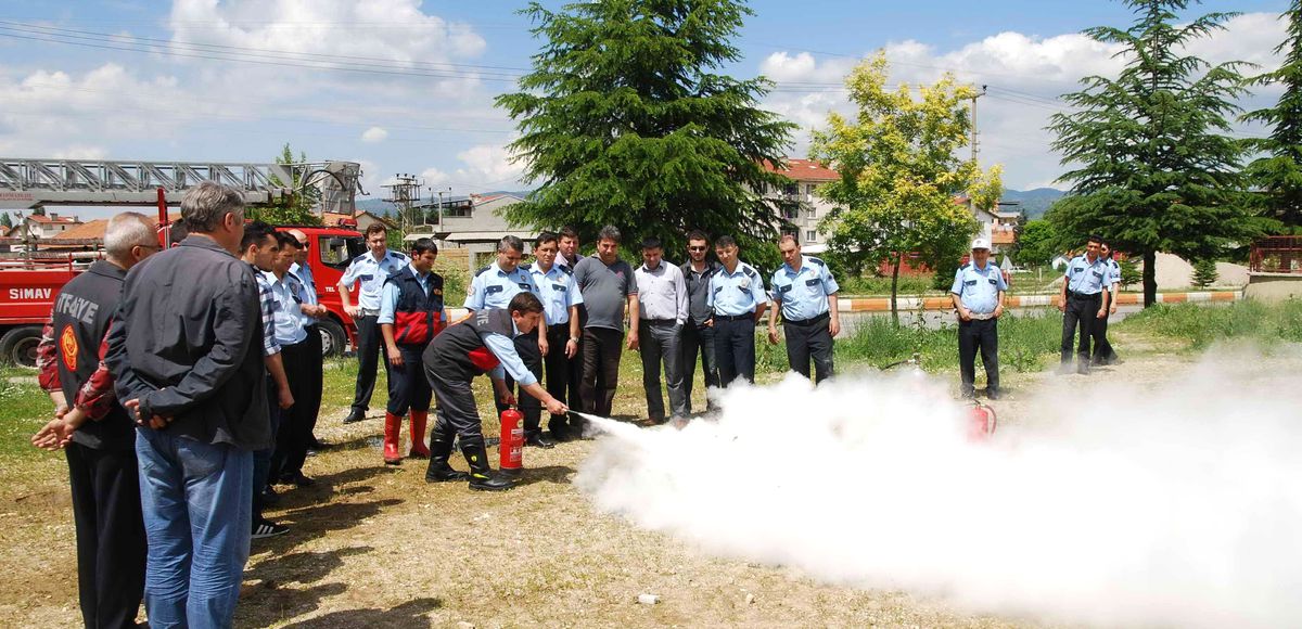 Polis ve İtfaiyenin Yangın Tatbikatı Gerçeğini Aratmadı