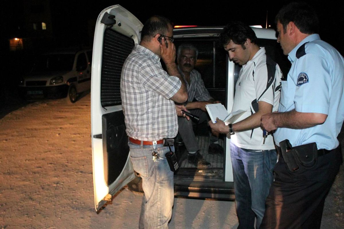 Polisi Görünce Heyecanlanan Zanlılar Araçlarıyla Takla Attı