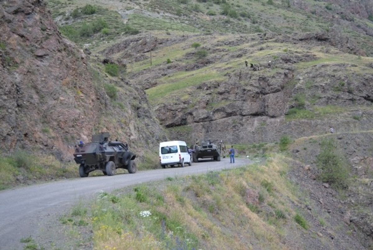 Askeri Aracın Geçişi Sırasında Patlama