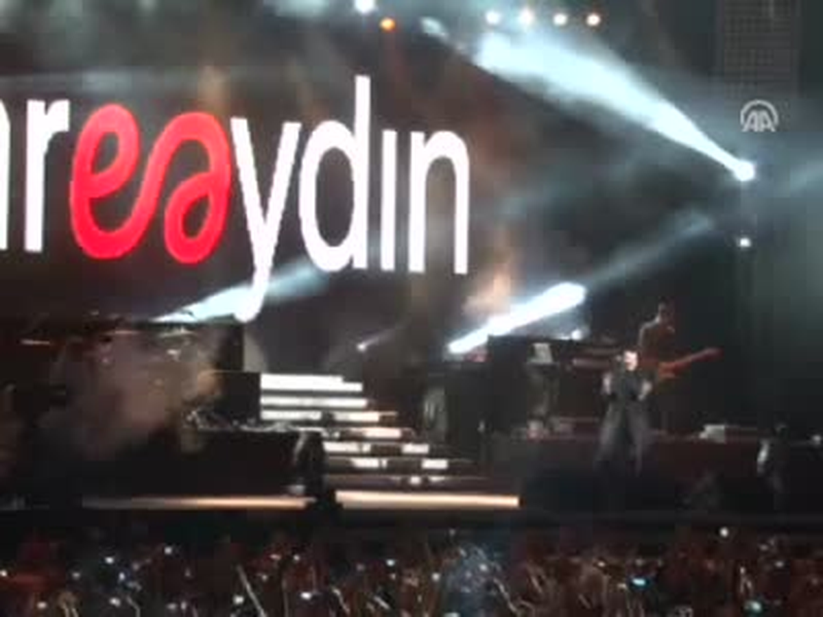 Tarkan ve Emre Aydın Konseri