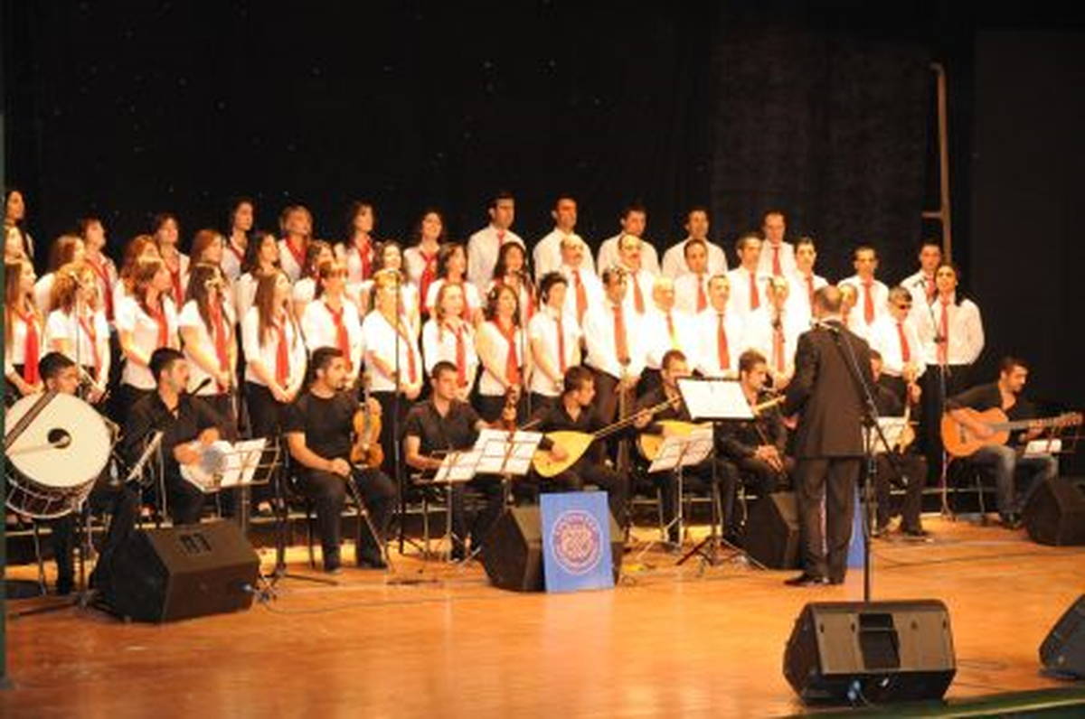 Türk Halk Müziği Korosu 5. Yıl Konseri Düzenledi