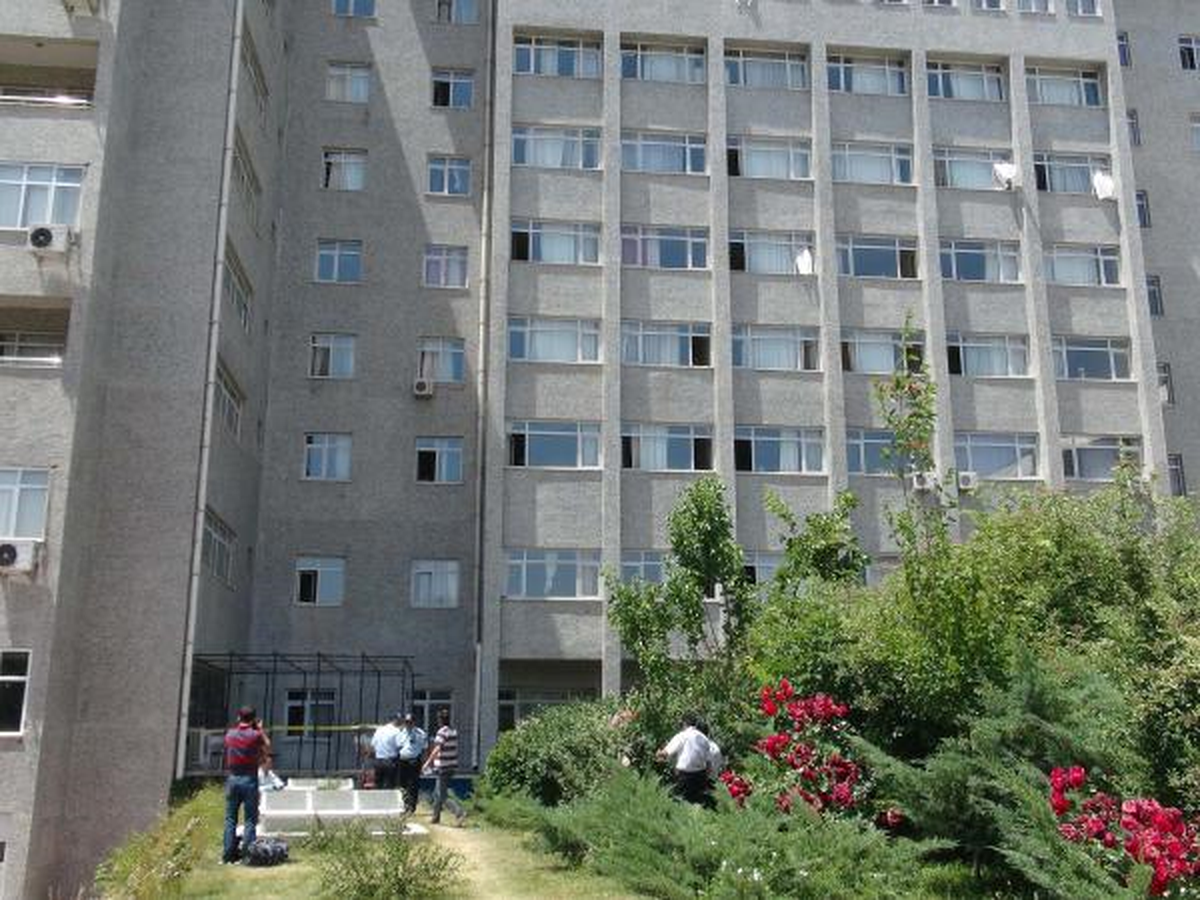 8,5 Aylık Hamile Kadın, Hastane\'nin 3\'üncü Katından Düştü