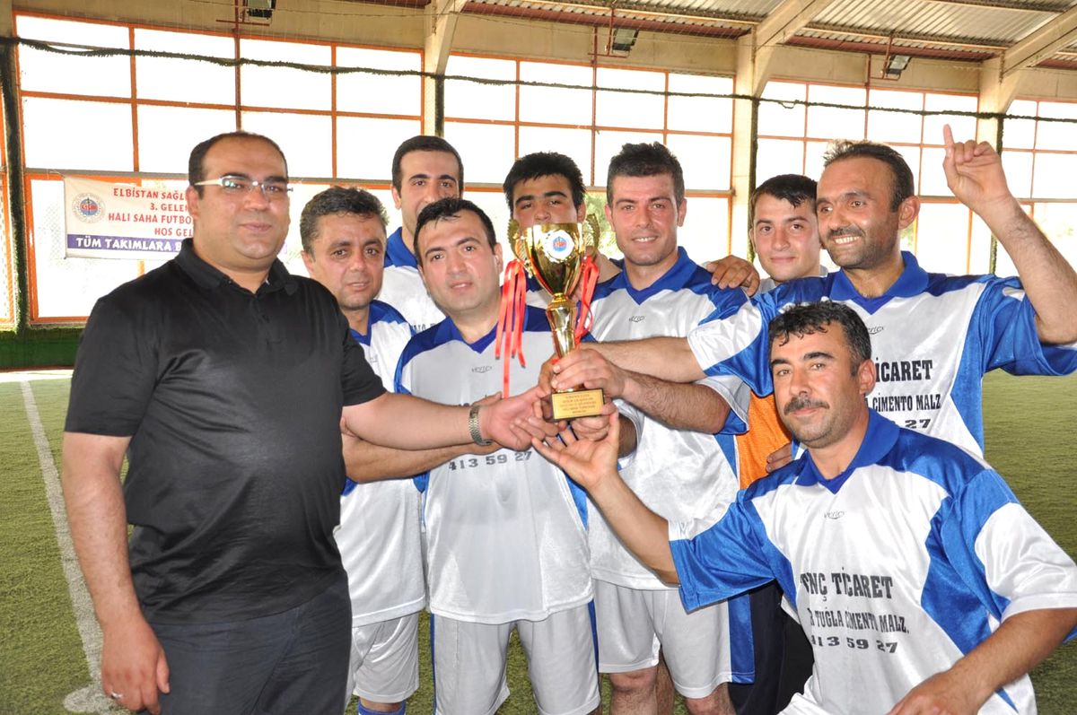 Acil Servis Çalışanları Futbolda da Hızlı