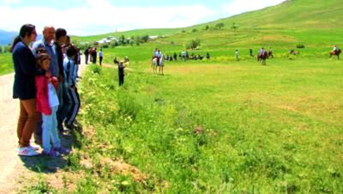 Babalar Günü\'nde Cirit Müsabakaları Düzenlendi