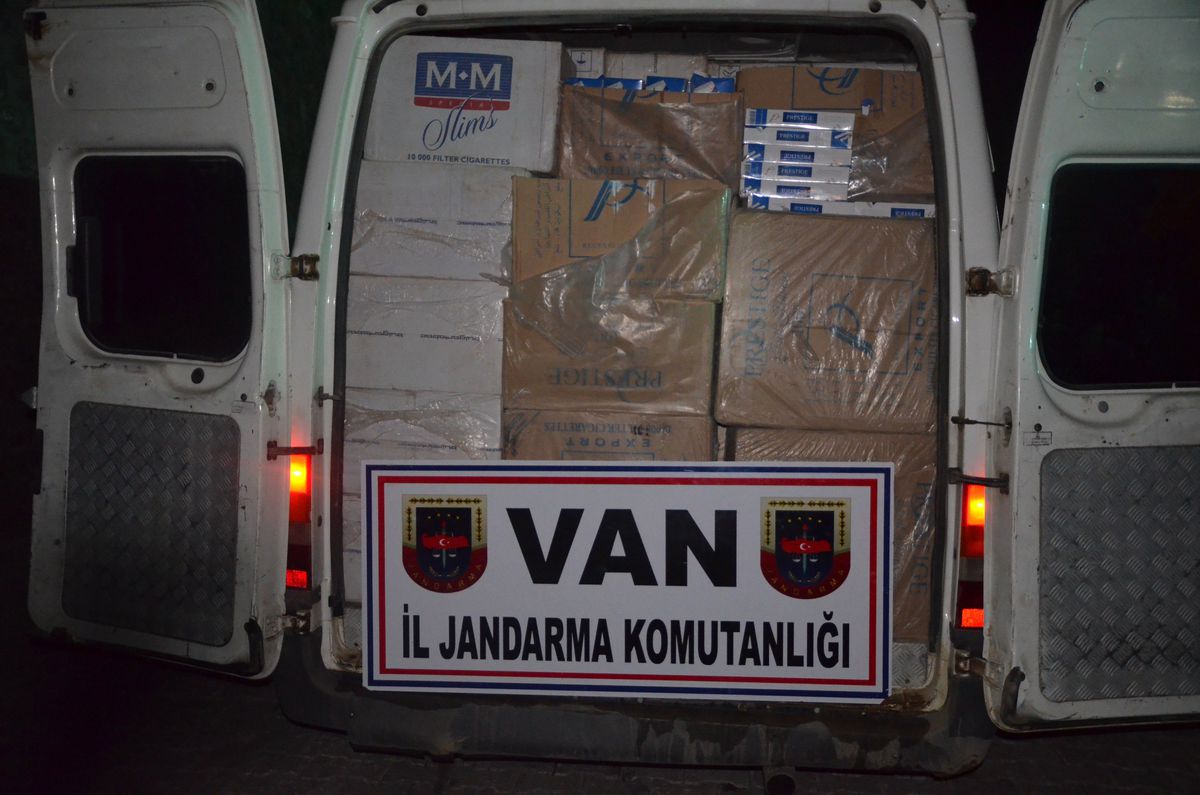 Başkale 19 Bin 750 Paket Kaçak Sigara Ele Geçirildi