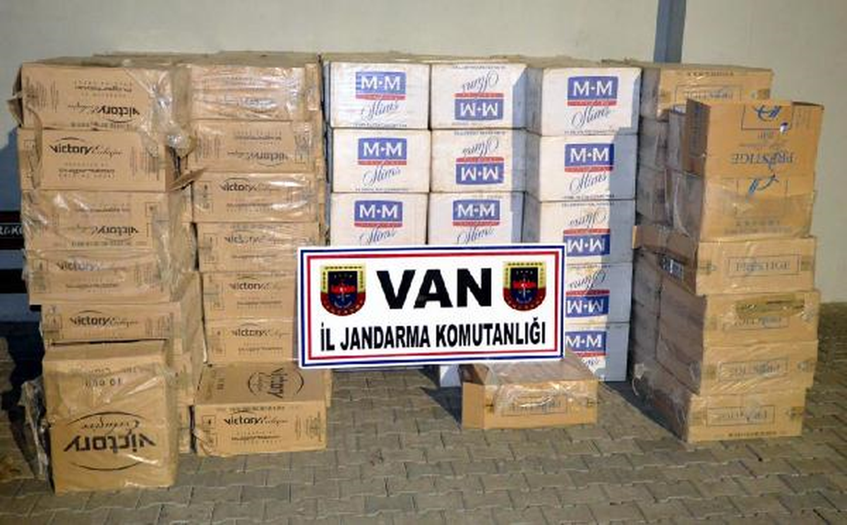 Başkale\'de Kaçak Sigara Operasyonu