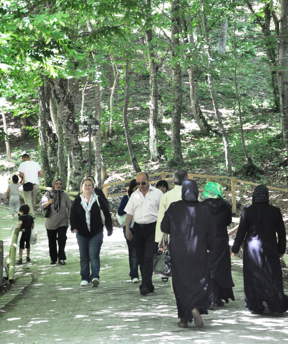 Bolu\'da Miraç Kandili Nedeniyle Vatandaşlar Türbelere Akın Etti