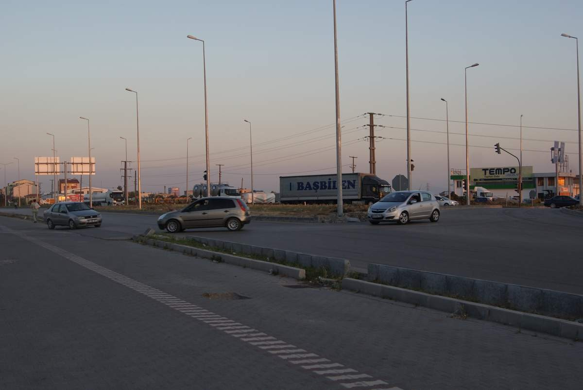 Bu Kavşak Kazaya Davetiye Çıkarıyor