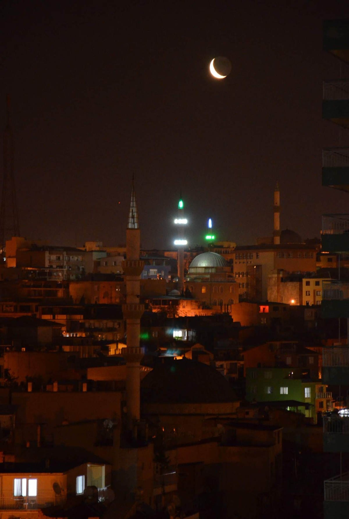 İha Muhabirinden Miraç Kandiline Anlamlı Fotoğraf