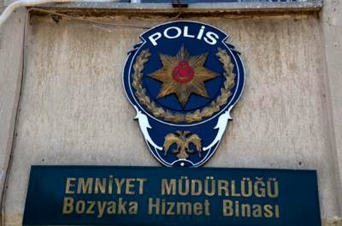 İzmir\'de C-4 Plastik Patlayıcı Ele Geçirildi (1)