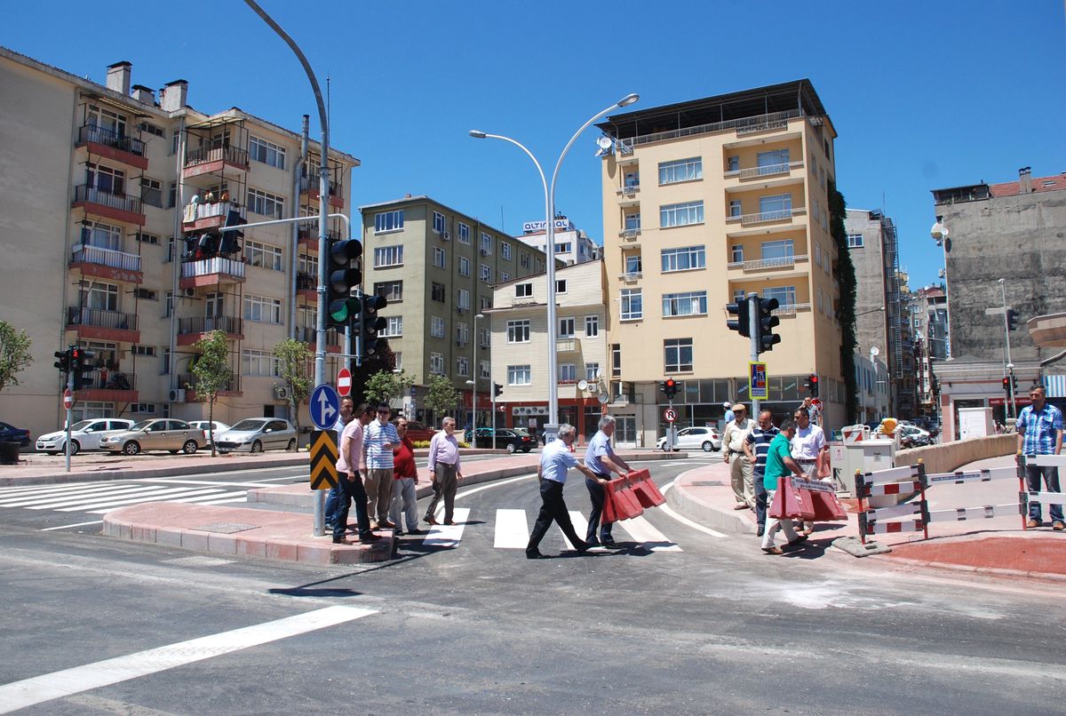 İzmit Alemdar Kavşağı Trafiğe Açıldı