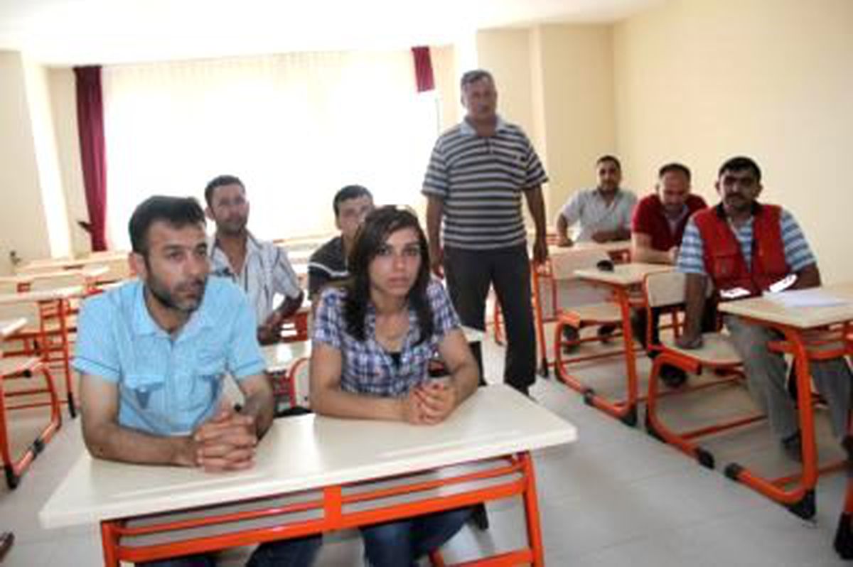 Kocasıyla Kepçe Operatörü Kursuna Gidiyor