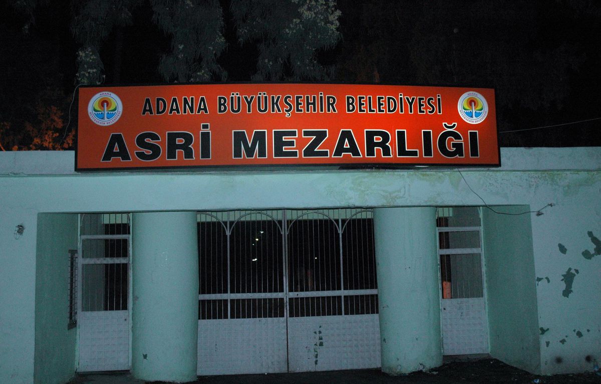 Mezarlıkta Molotofkokteylleri Ele Geçirildi