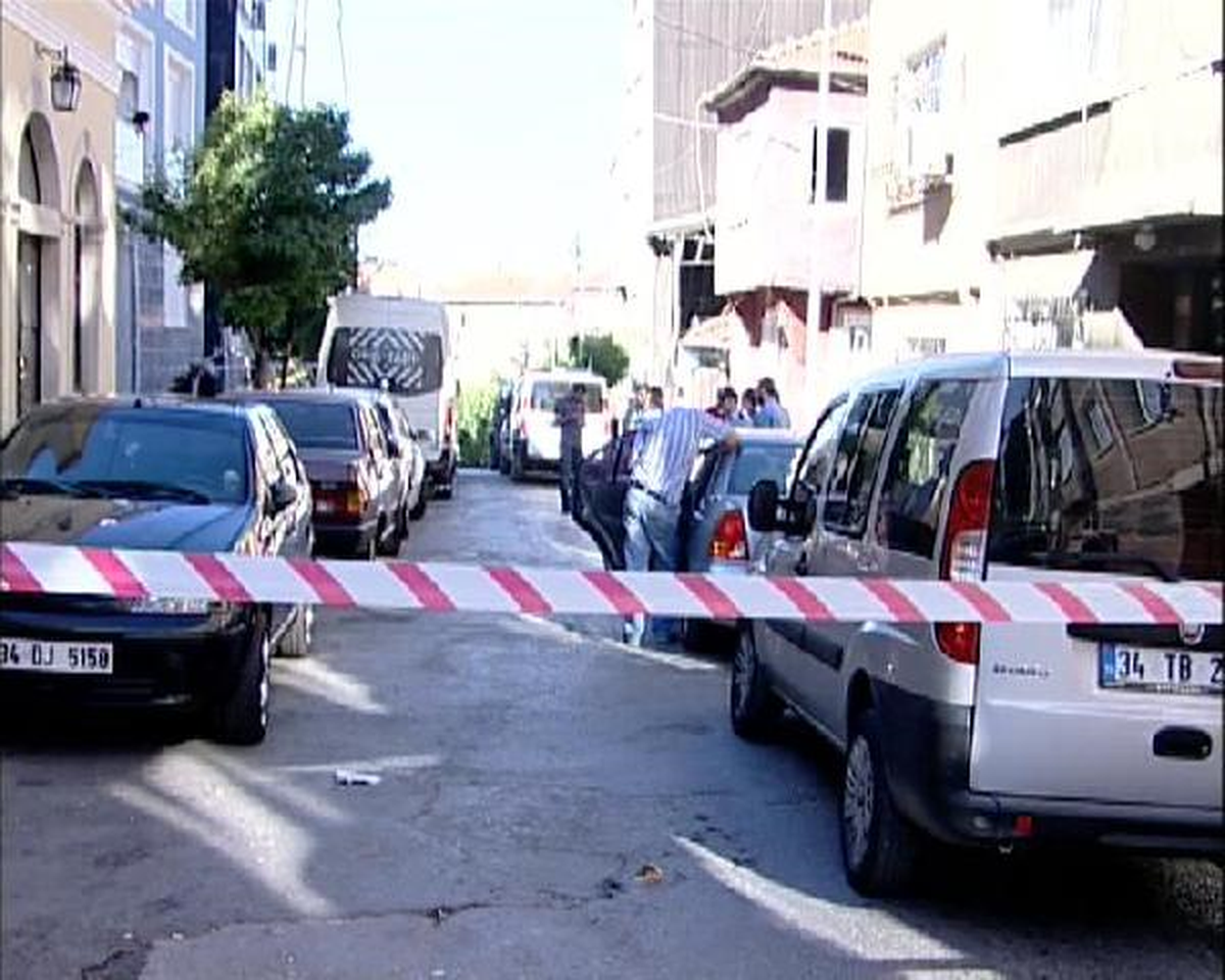 Otomobile Patlayıcı Bırakıldı