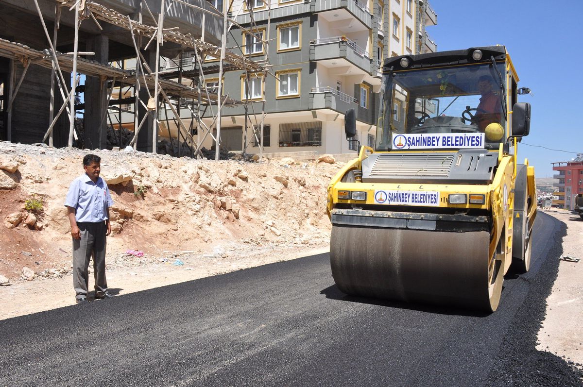 Şahinbey Belediyesi Yeditepe\'de Asfalt Çalışmalarına Devam Ediyor