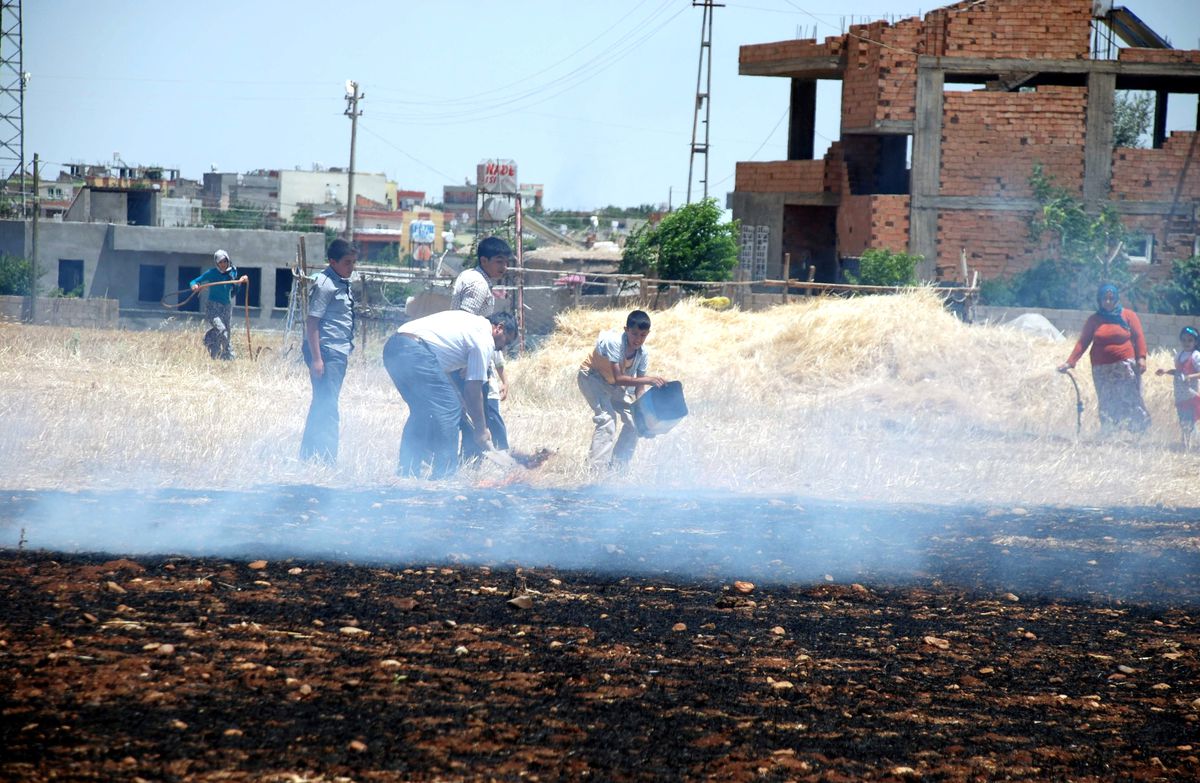 Şehir İçinde Çıkan Anız Yangını Korkuttu