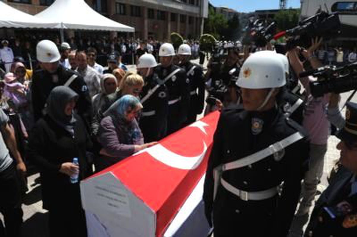 Şehit Polis İçin Emniyet Müdürlüğü'nde Tören Düzenlendi