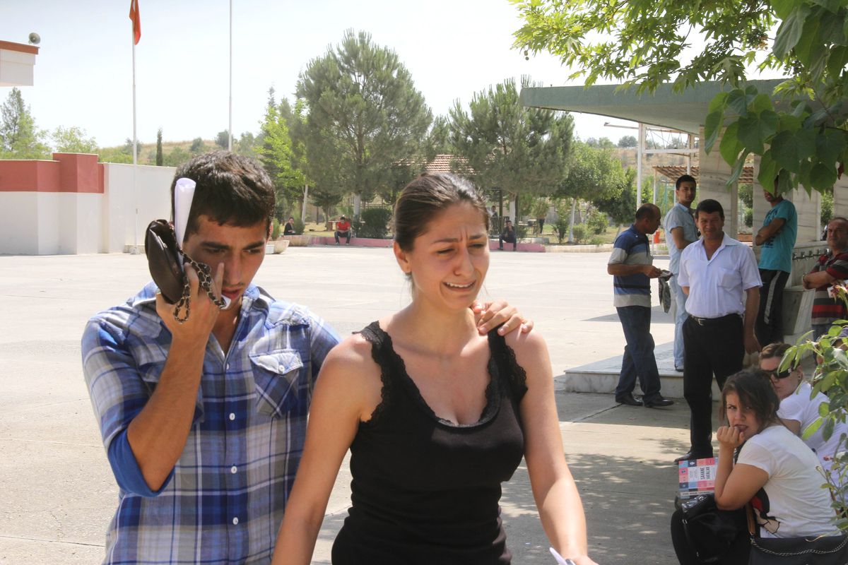 Sınava Alınmayınca Gözyaşı Döktü