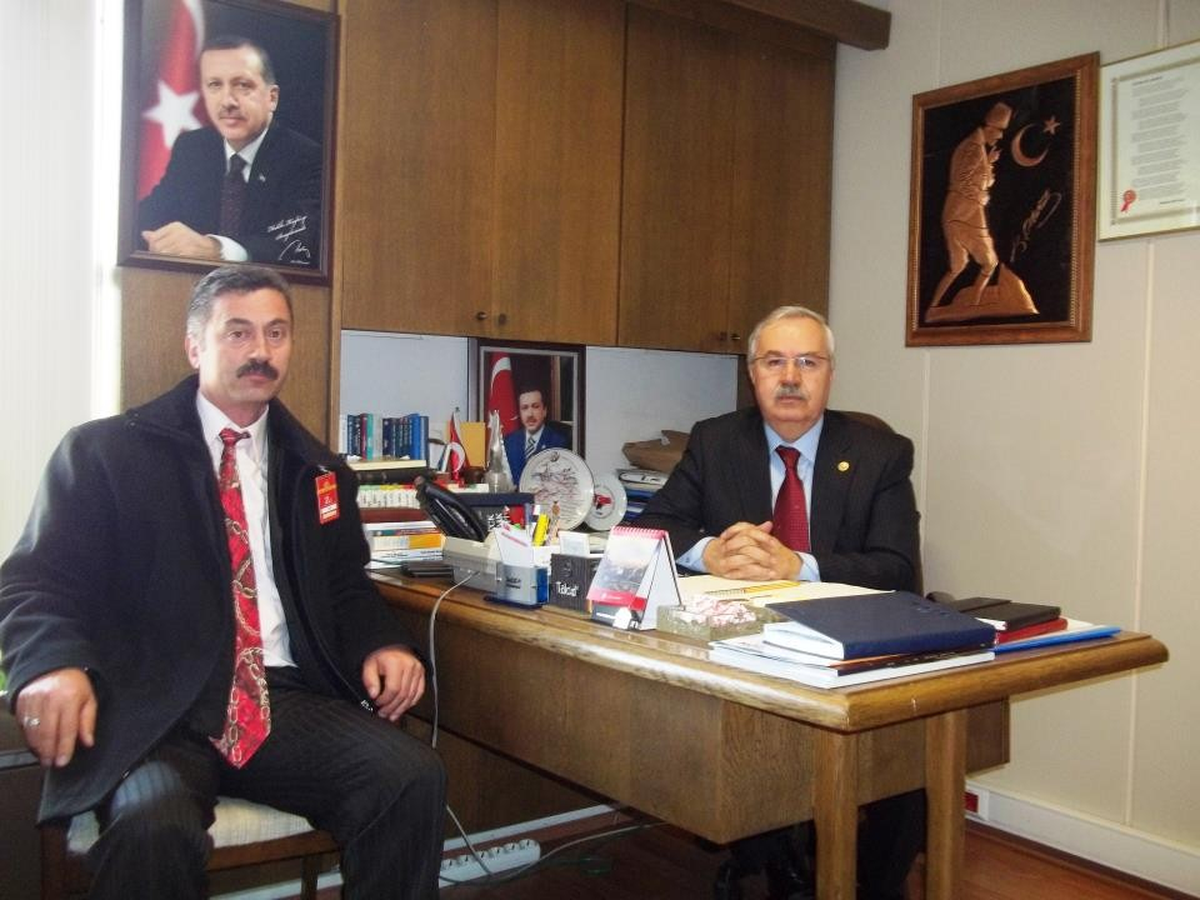 Suna\'dan Adliyelerin Kapanmasına Tepki