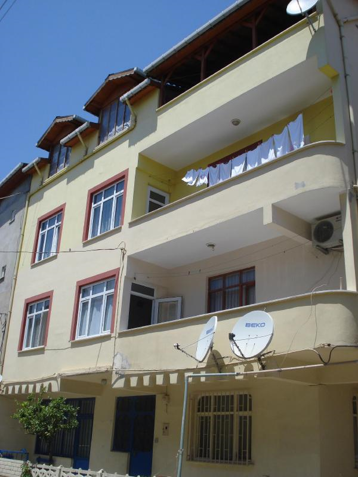 18 Yaşındaki 6 Aylık Hamile İntihar Etti