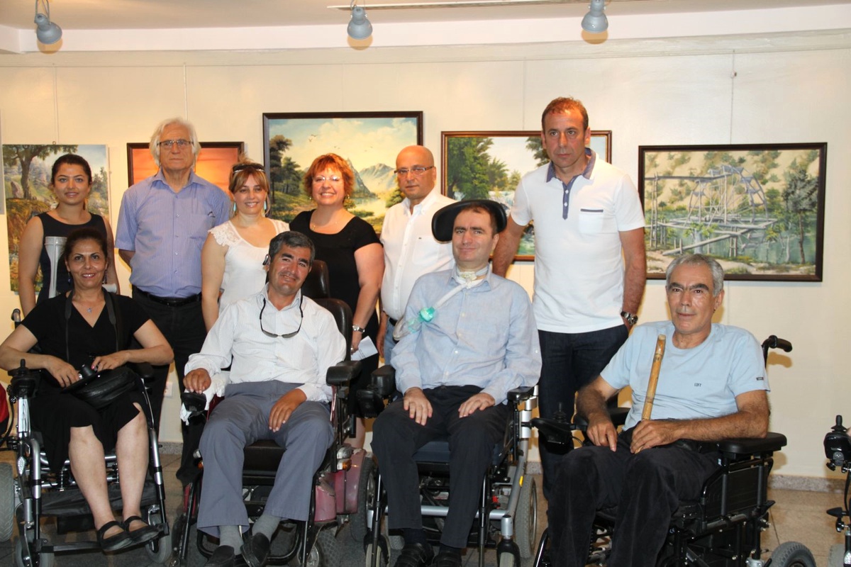 Abdullah Avcı Als-Mnh Hastalarının Fotoğraf Ve Resim Sergisine Katıldı