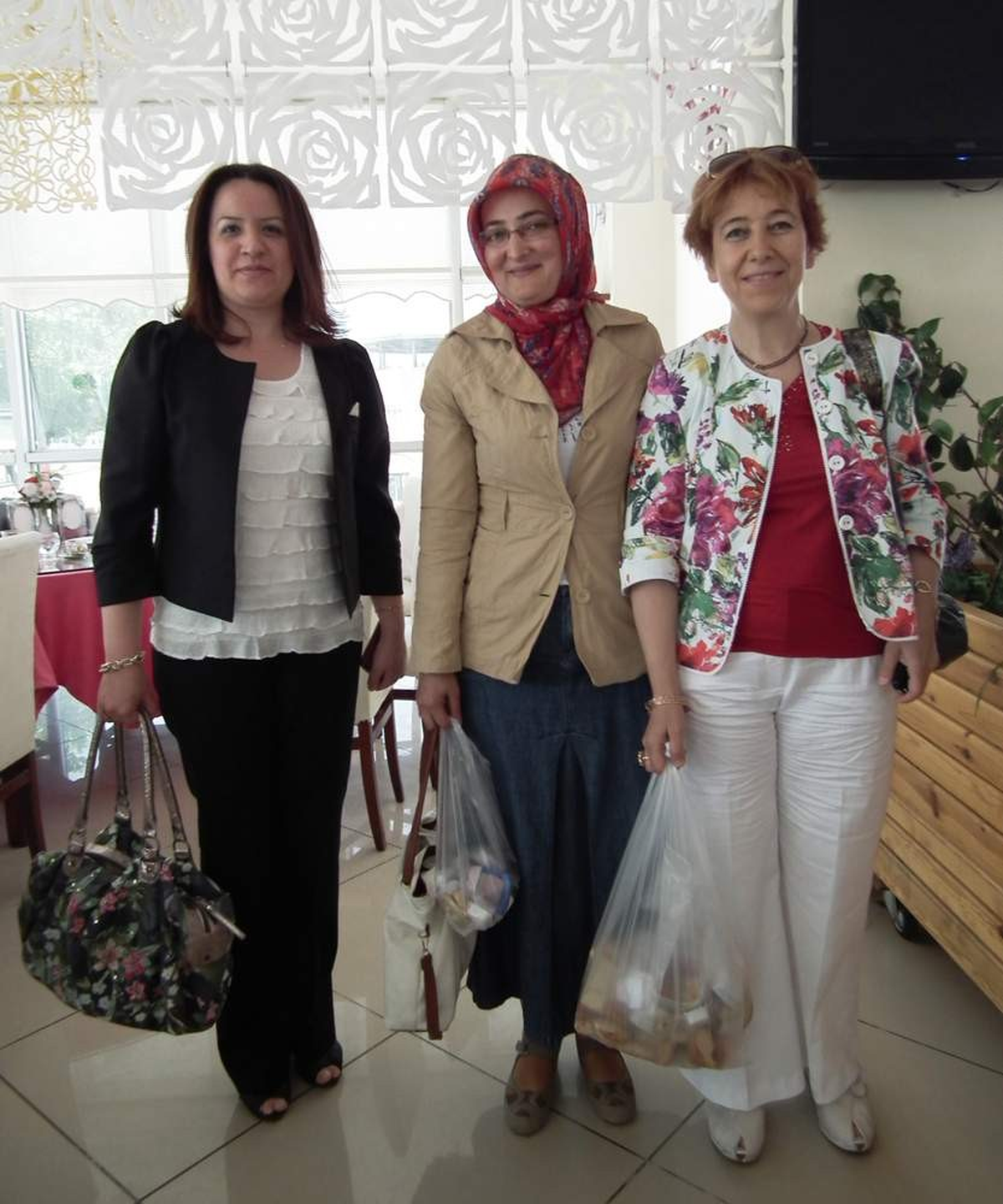 Ak Partili Kadınlardan \'Mavi Kapak Kampanyası\'na Destek