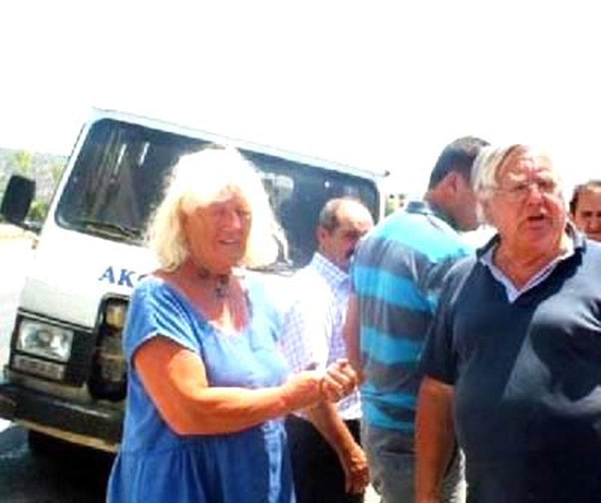 Alman Eski Vekil ve Eşi Kazayı Ucuz Atlattı