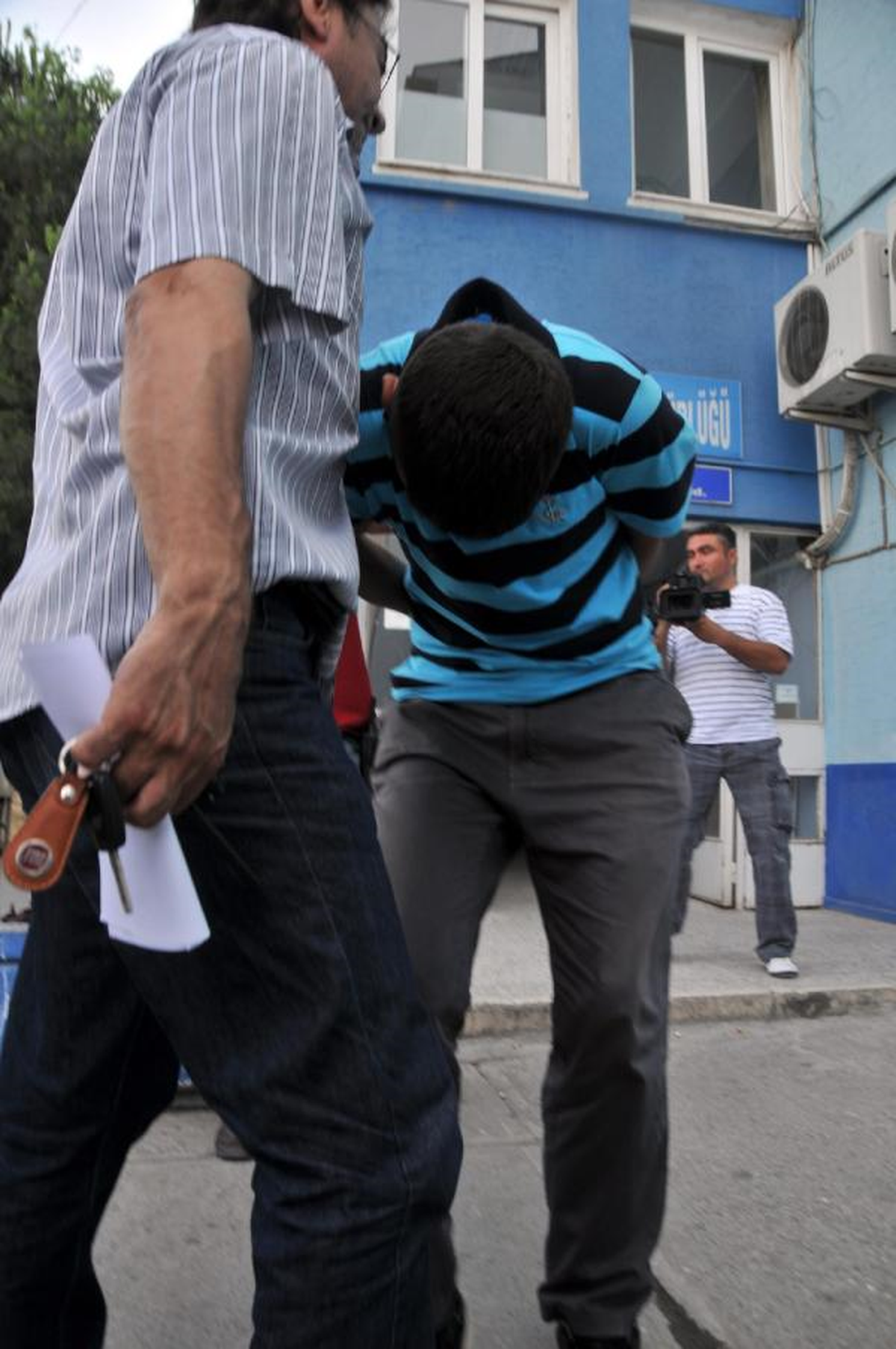 Altın Zincir Kapkaççılığına 4 Gözaltı