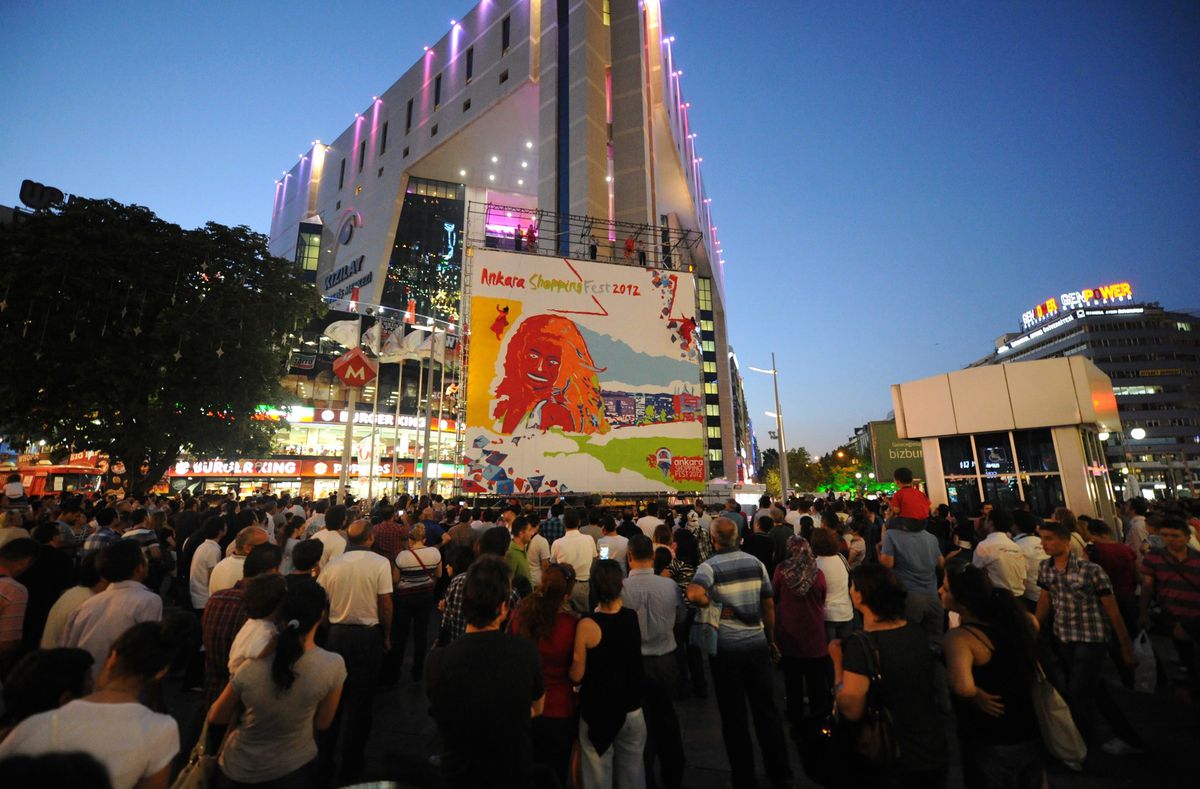 Ankara Shoppıng Fest\'te Duvar Boyama Gösterisi