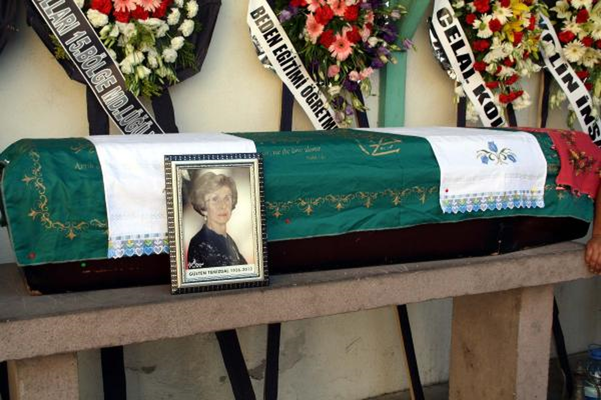 Bakan Yıldırım, Kastamonu Havaalanı\'nda İncelemede Bulundu