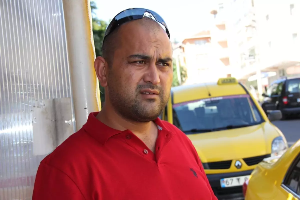 Bulduğu Çek, Senet ve Nakit Parayı Karakola Teslim Etti